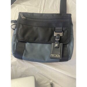 Unisex Tumi Freemont Whittier Mini Gray & Black Messenger Bag‎ Fuzion Z Nylon
